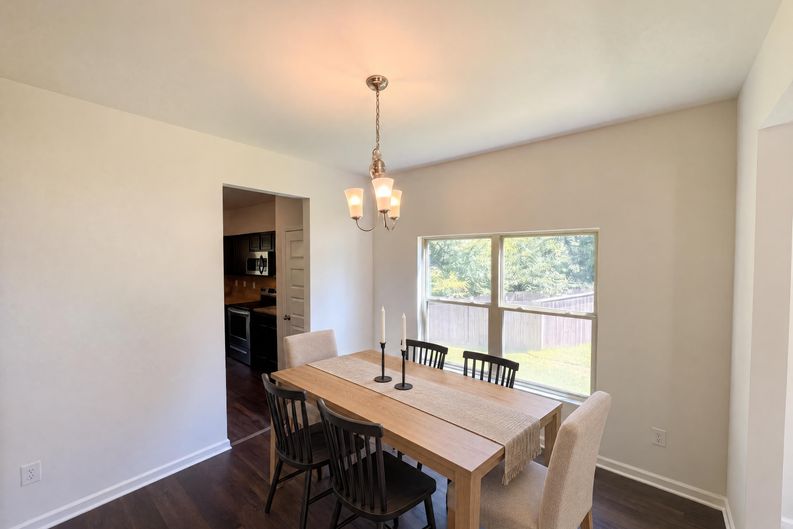 Photo 9 of 21 of 672 Mill Creek Trl, Jonesboro, GA