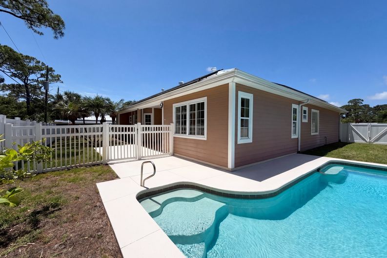 Photo 5 of 40 of 375 Nora Ave, Merritt Island, FL