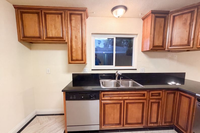 Photo 10 of 27 of 2605 Waterton Way, Sacramento, CA