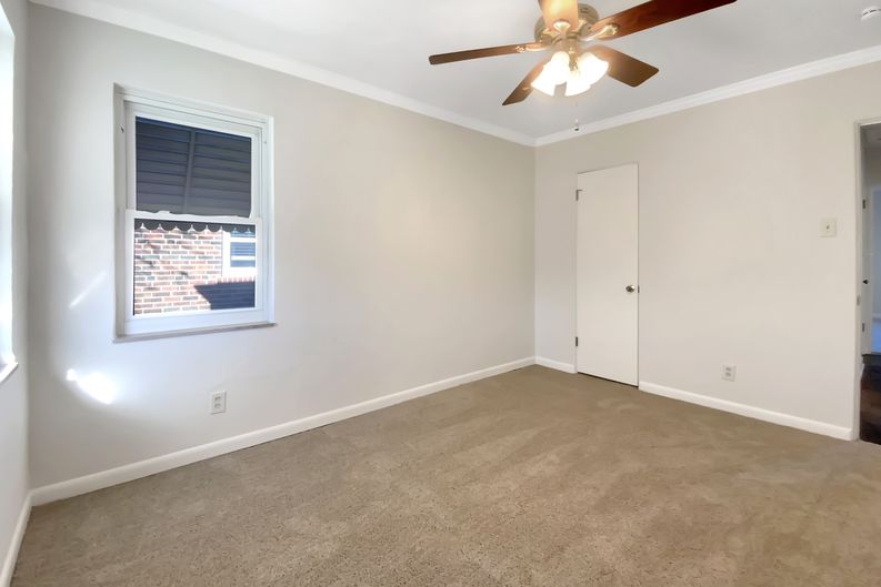Photo 4 of 19 of 826 Catskill Dr, Saint Louis, MO