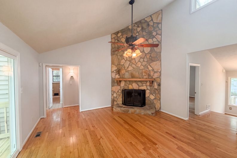 Photo 8 of 24 of 3143 Chase Ct SW, Marietta, GA