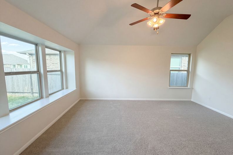Photo 17 of 19 of 543 Tanda Ln, Hutto, TX