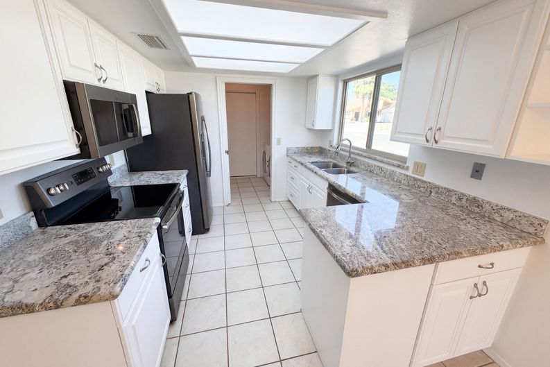 Photo 10 of 26 of 9207 W Kerry Ln, Peoria, AZ