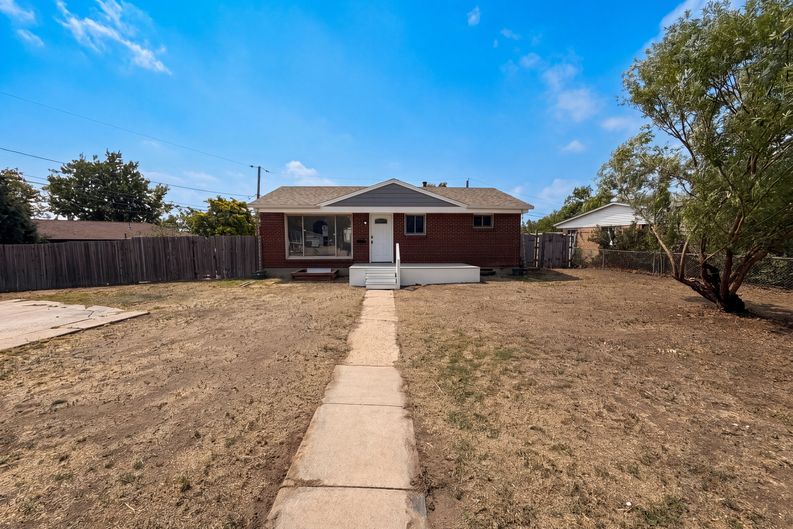 Photo 18 of 23 of 9190 Cypress Dr, Thornton, CO