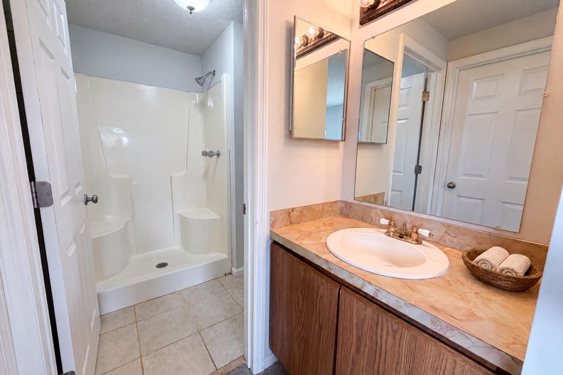 Photo 11 of 20 of 6786 Moss Ct, North Charleston, SC