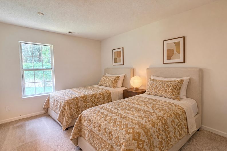 Photo 10 of 17 of 6223 Sunbridge Ct, Charlotte, NC