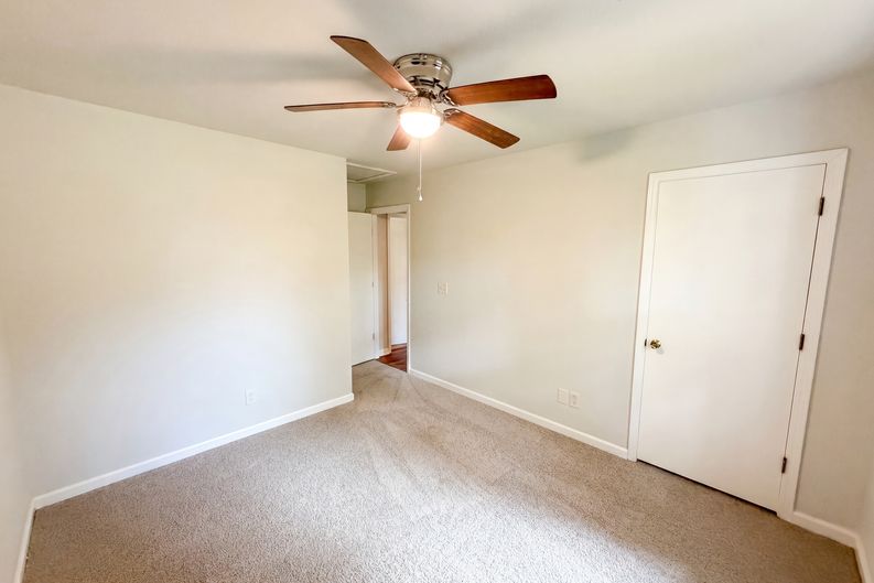 Photo 10 of 20 of 158 Colemans Bluff Dr, Woodstock, GA