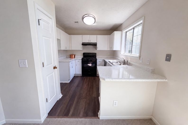 Photo 6 of 21 of 1337 Parkside Club Dr, Lawrenceville, GA