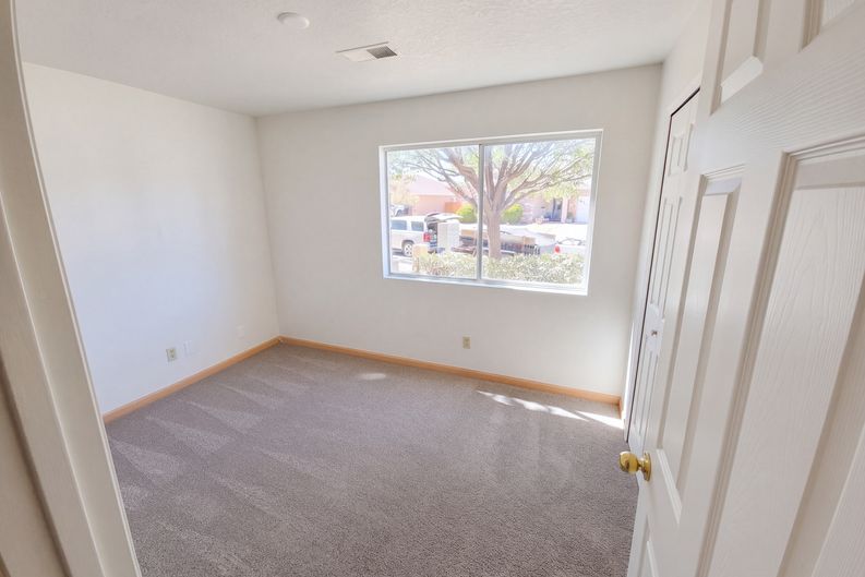 Photo 10 of 25 of 1890 Raspberry Dr NE, Rio Rancho, NM