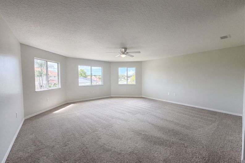 Photo 4 of 31 of 4920 Trinidad Dr, Land O Lakes, FL