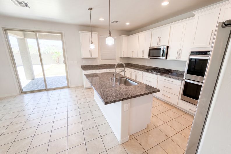 Photo 8 of 42 of 11284 N 186th Ln, Surprise, AZ