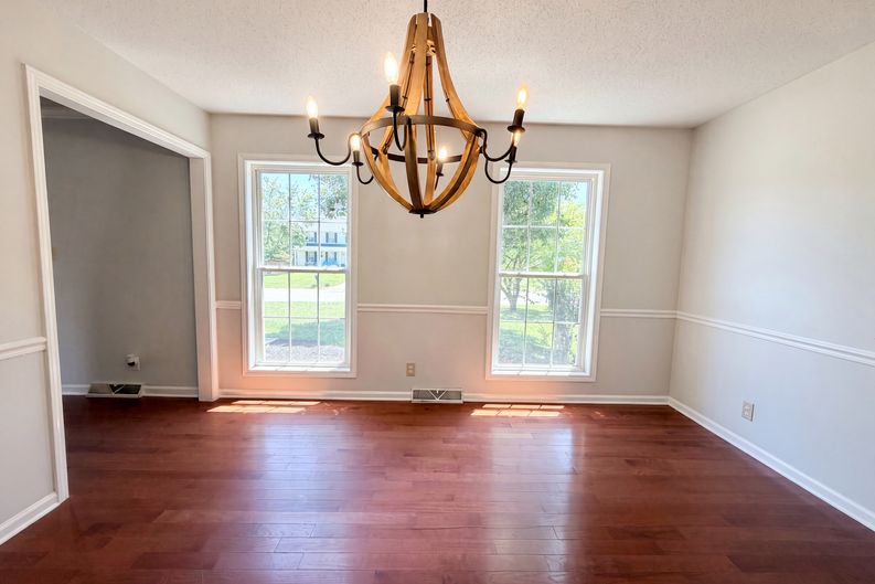 Photo 6 of 24 of 1117 Thornberry Dr, Clarksville, TN