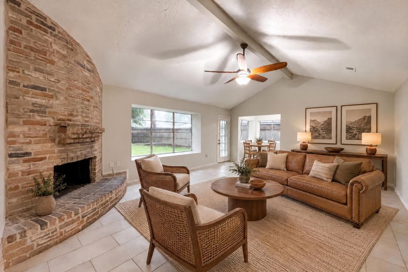 Photo 9 of 31 of 23110 Pennsgrove Rd, Spring, TX