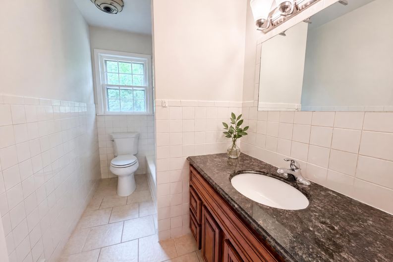 Photo 11 of 17 of 5148 Clearview Dr, Winston Salem, NC