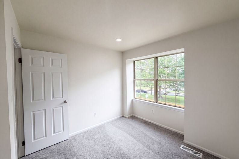 Photo 25 of 48 of 8641 Centerton Ln, Manassas, VA