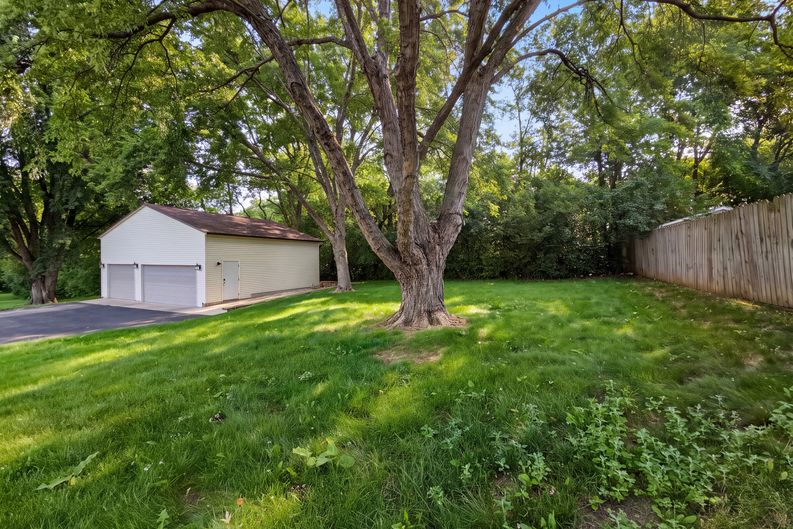 Photo 52 of 79 of 1503 Featherstone Rd, Rockford, IL