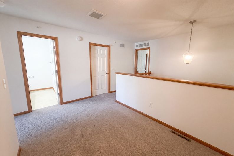Photo 6 of 25 of 7231 Jewel Ln N, Maple Grove, MN