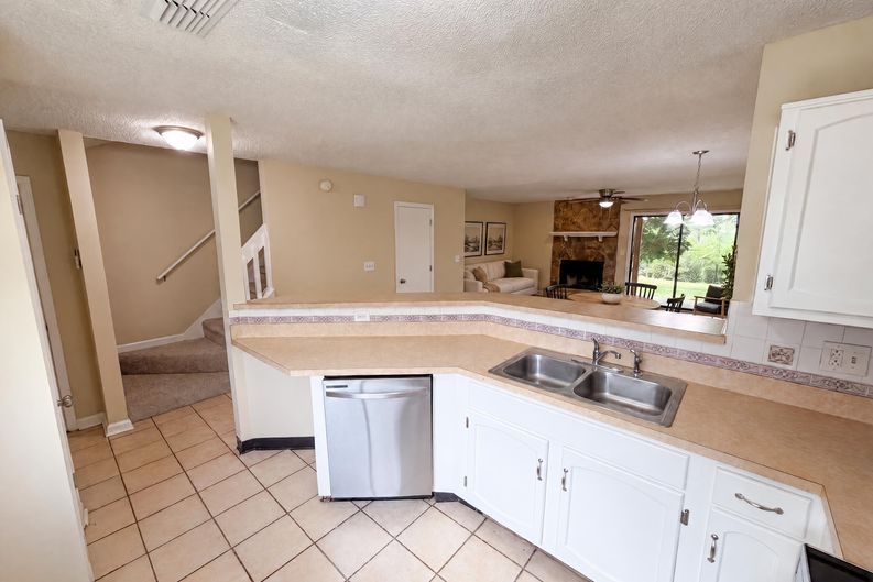 Photo 8 of 24 of 3271 Tennington Pl, Lawrenceville, GA