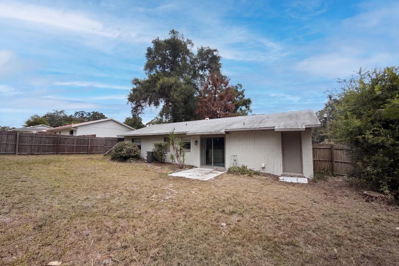 Photo 5 of 17 of 976 Liskeard Ave, Orange City, FL
