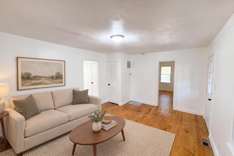 Photo 7 of 20 of 427 Wellons St NE, Marietta, GA