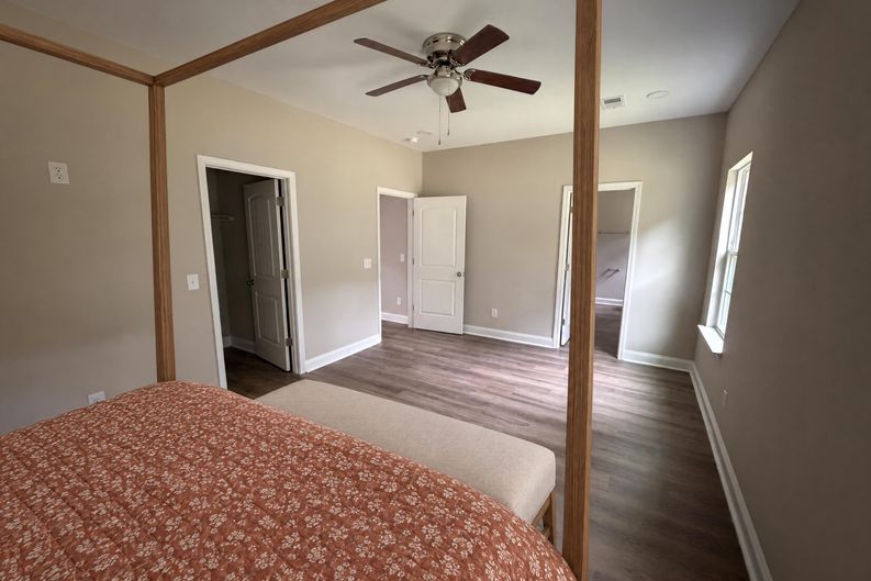 Photo 4 of 23 of 1120 Newnham Dr, Columbia, SC