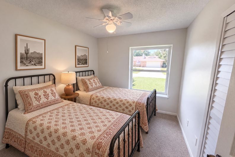 Photo 18 of 28 of 1061 Hunt St NW, Palm Bay, FL