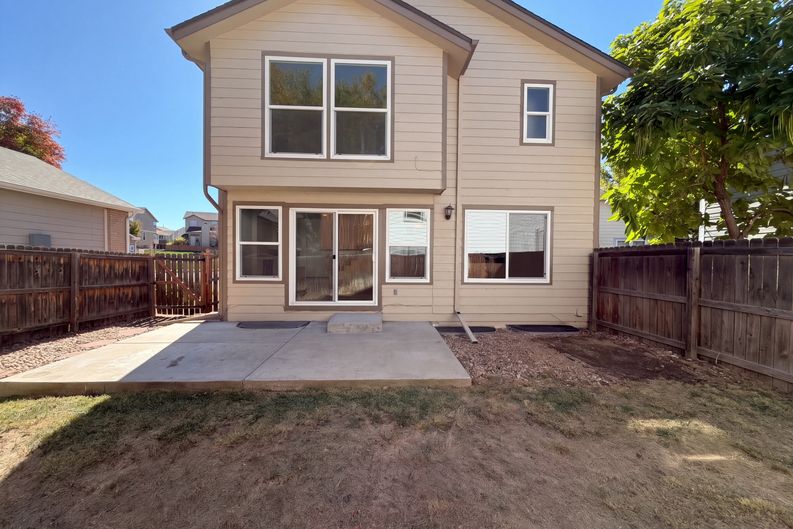 Photo 5 of 35 of 10471 W 83rd Pl, Arvada, CO