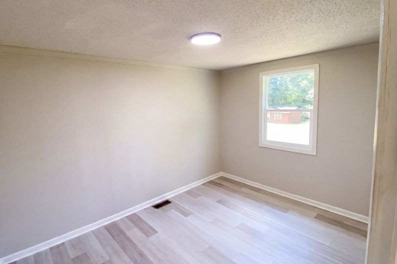 Photo 4 of 32 of 630 S Lee St, Batesburg, SC