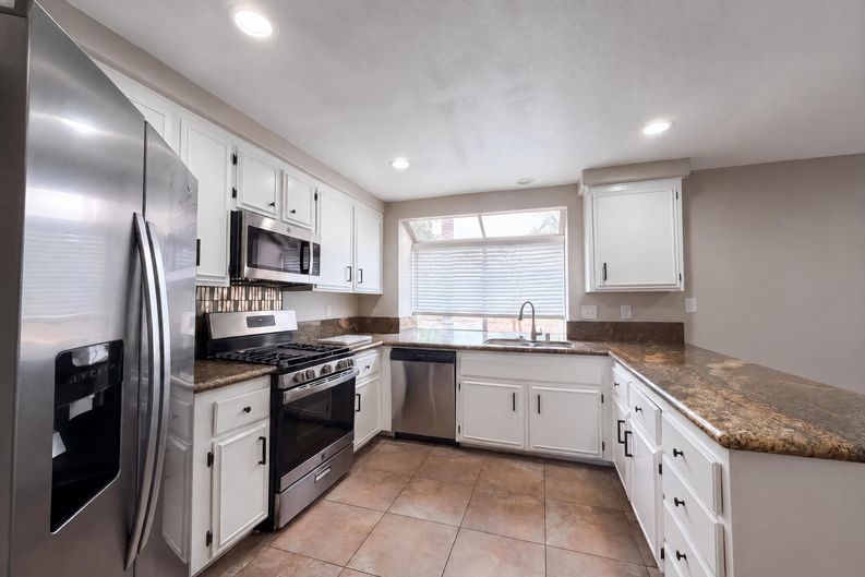 Photo 11 of 22 of 39676 Ridgedale Dr, Murrieta, CA