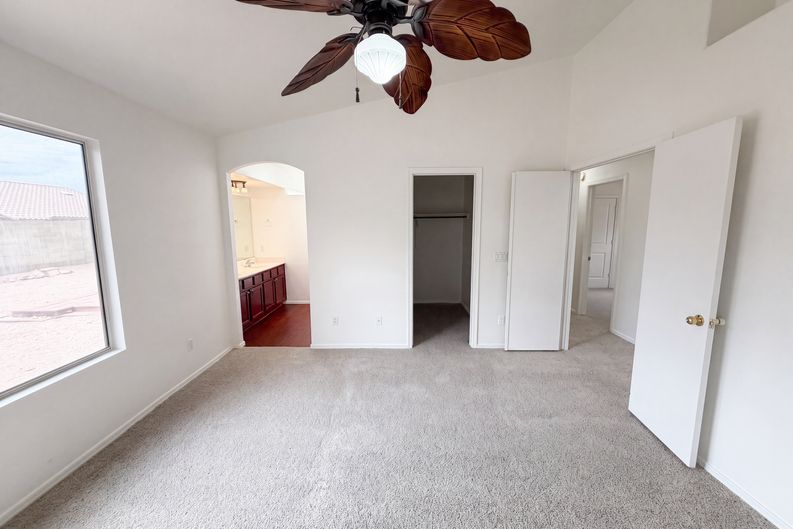 Photo 4 of 25 of 2945 E Hononegh Dr, Phoenix, AZ