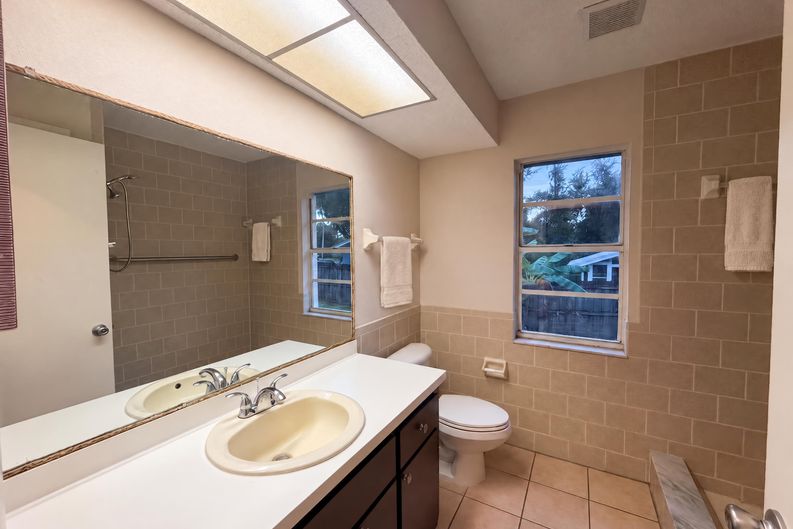 Photo 21 of 32 of 12054 Joe Herrmann Dr, San Antonio, FL