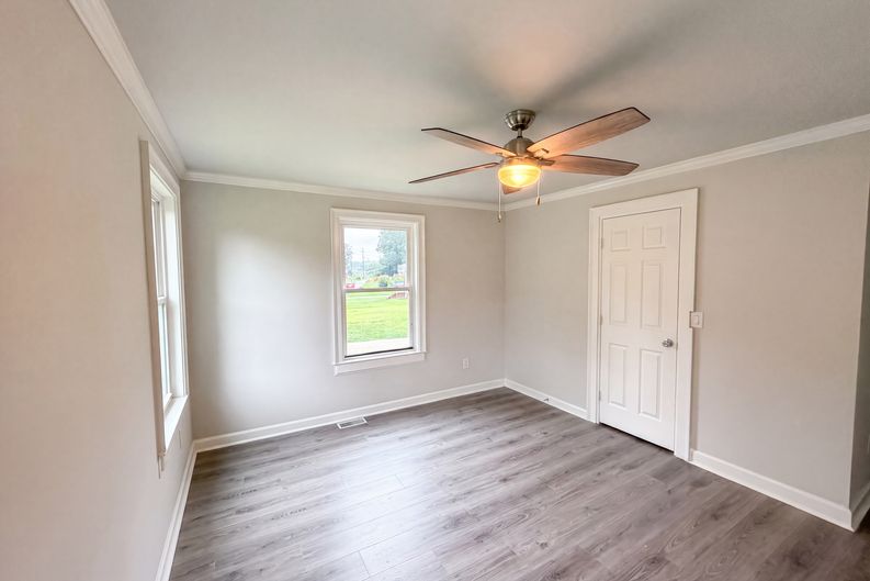 Photo 10 of 17 of 821 Jackson St, Gastonia, NC