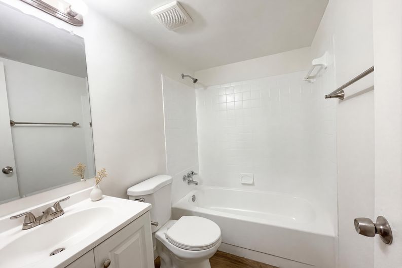 Photo 18 of 23 of 645 N Armistead St, Alexandria, VA