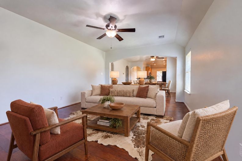 Photo 8 of 21 of 11327 Grass Lake Ln, Richmond, TX