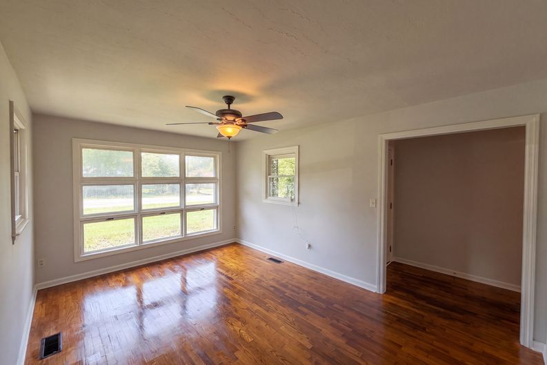 Photo 3 of 16 of 5206 N Sumac Cir, Fayetteville, NC