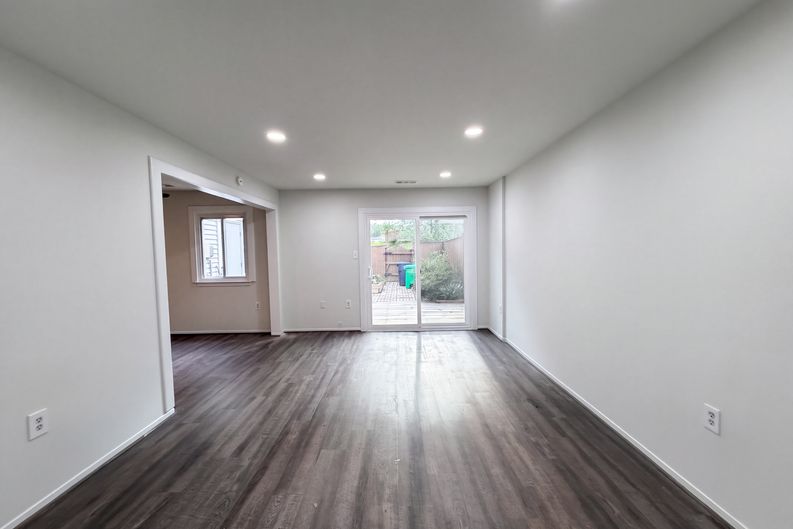 Photo 3 of 17 of 706 Kaplan Ct, Hyattsville, MD
