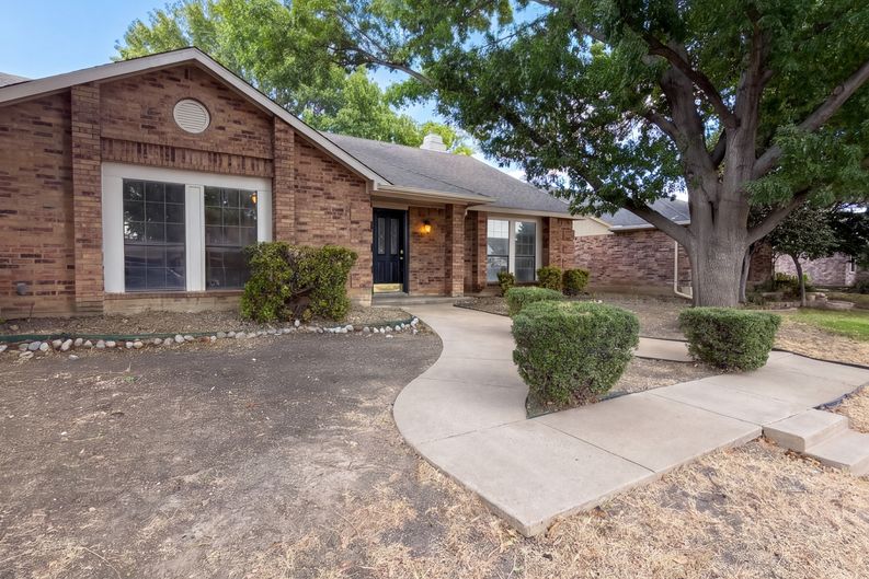 Photo 16 of 17 of 4636 Archer Dr, The Colony, TX