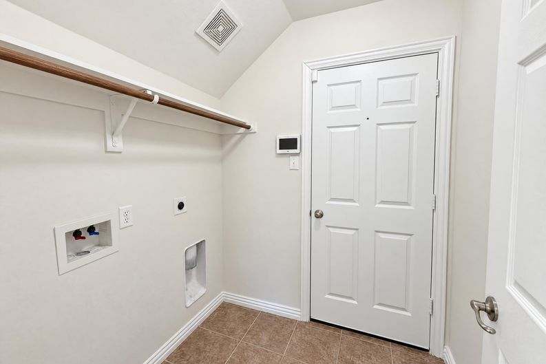 Photo 15 of 28 of 124 Lonesome Dove Ln, Forney, TX