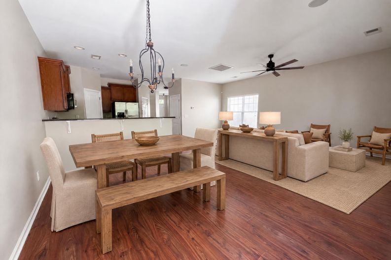 Photo 7 of 24 of 815 Parnell Ct, Columbia, SC