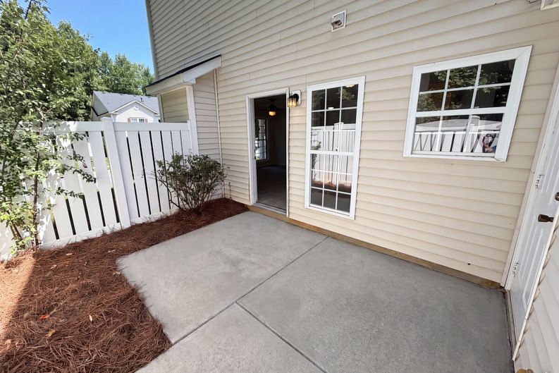 Photo 7 of 21 of 9514 Littleleaf Dr, Charlotte, NC