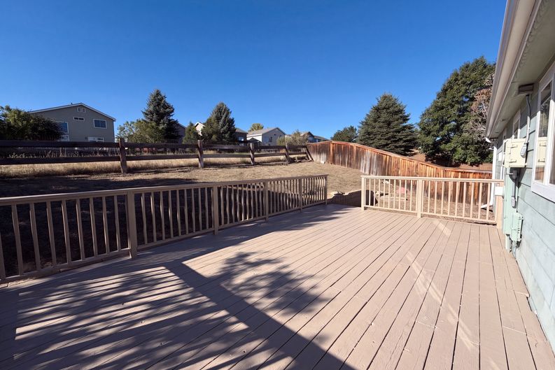 Photo 23 of 27 of 10009 Strathfield Ln, Highlands Ranch, CO