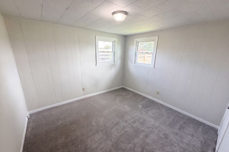 Photo 12 of 22 of 2584 E Phylbeck Ave, Terre Haute, IN