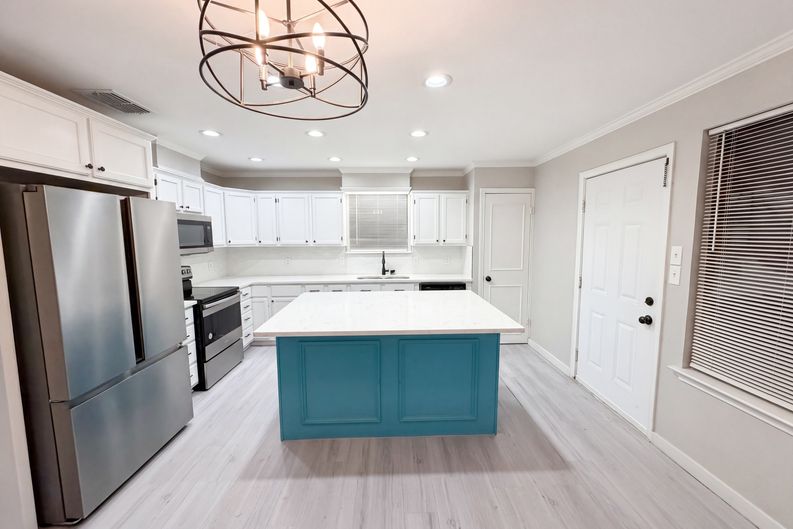 Photo 8 of 18 of 13214 Deepwater Cir, Corpus Christi, TX