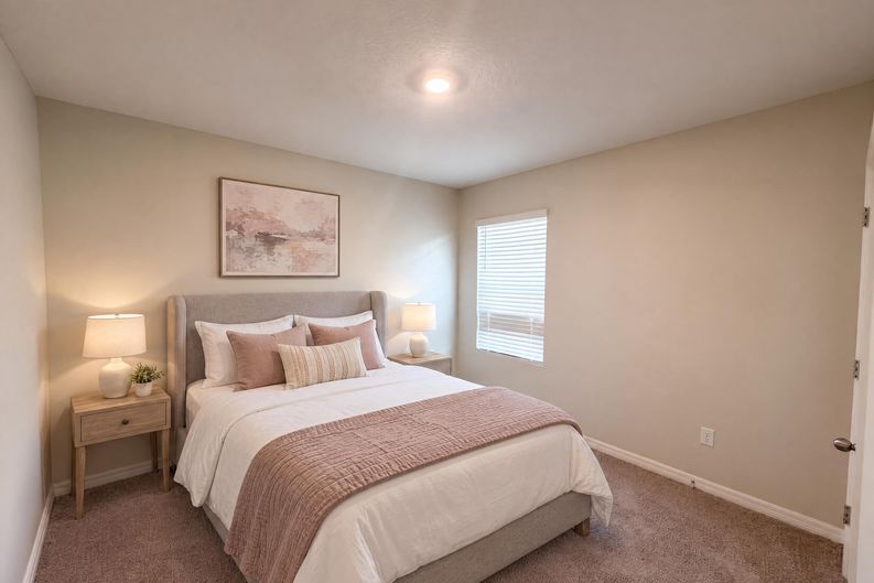 Photo 17 of 25 of 2112 Elio Ridge Dr, Zellwood, FL