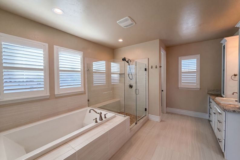 Photo 23 of 36 of 5601 Lakepointe Dr, Rocklin, CA