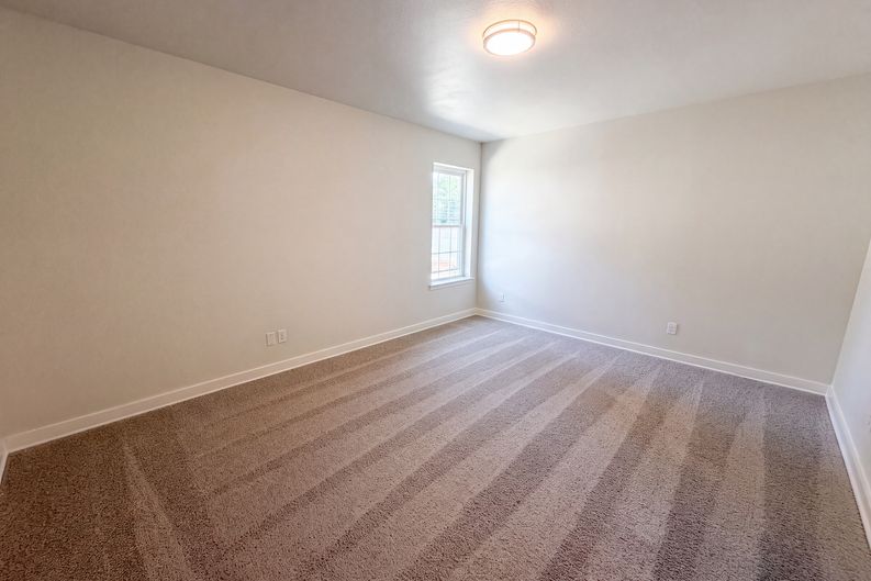 Photo 4 of 20 of 3969 Lost Creek Dr, Dallas, TX