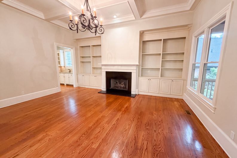 Photo 4 of 30 of 256 Hanson Way, Marietta, GA