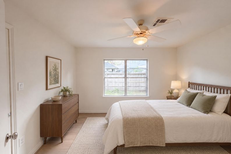 Photo 14 of 29 of 3026 Deal St, Houston, TX