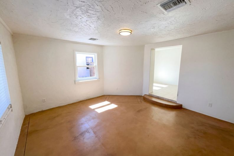 Photo 3 of 21 of 643 N Catalina Ave, Tucson, AZ