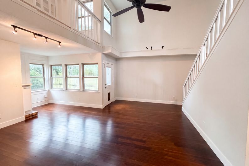 Photo 7 of 19 of 13324 Pandora Cir, Dallas, TX